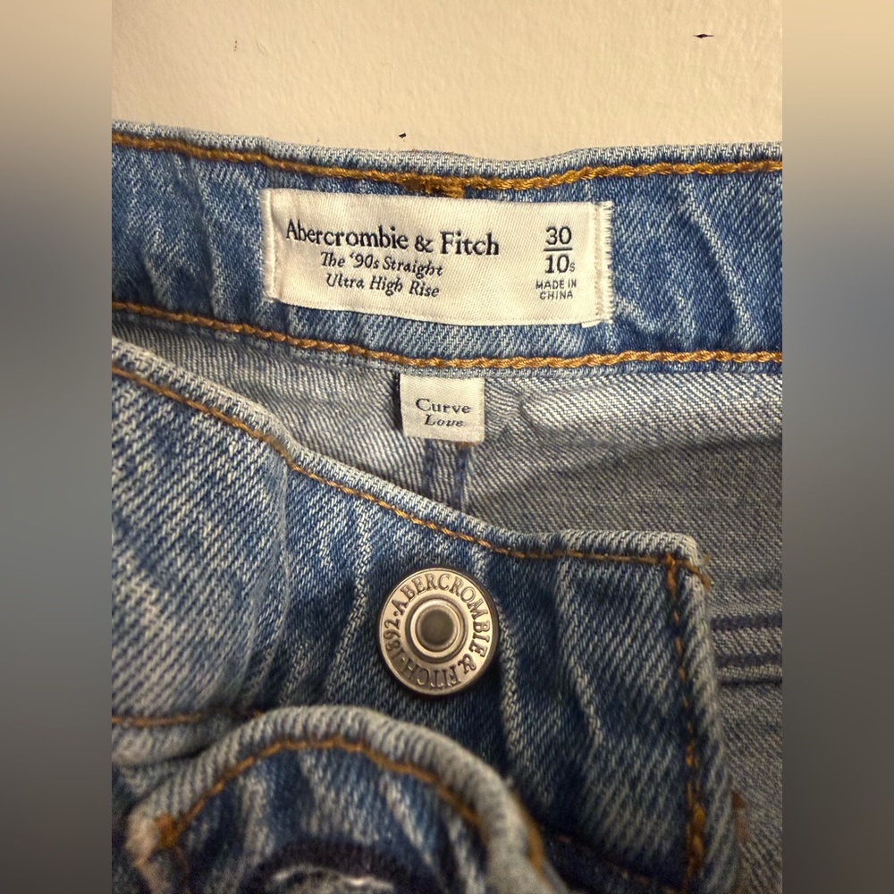 Abercrombie & Fitch Curve Love High Rise Straight Jeans